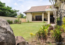 House For Sale Vientiane Laos (Garden)